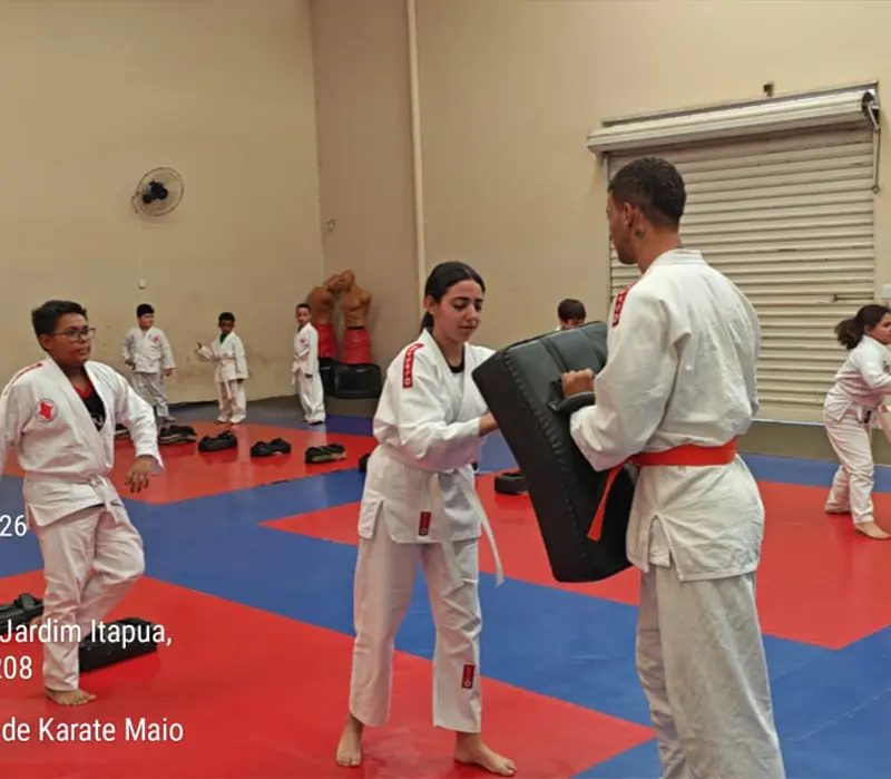 Turma da AKKS reunida no dojo